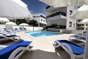  Apartments Villa Aquamarie  Трогир